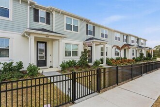 4268 Sadler Rd in Apopka, FL - Foto de edificio - Building Photo