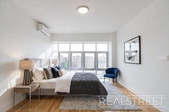 LUXURY LOFT in Queens!, Unit 619 in Queens, NY - Foto de edificio - Building Photo