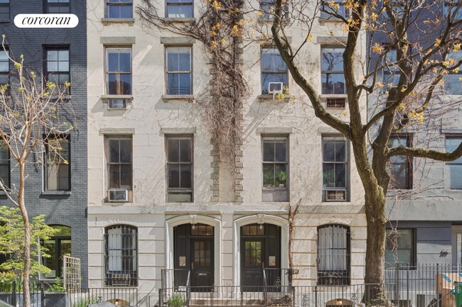 property at 207 W 22nd St