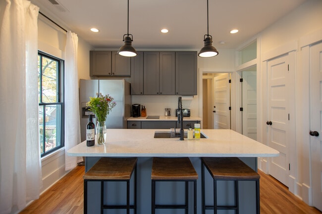 1002 Lamond Ave, Unit 1BR Apartment Suite - East in Durham, NC - Building Photo - Building Photo