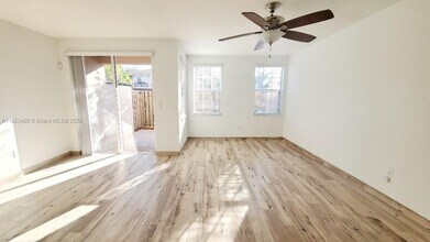 265 Las Brisas Cir in Weston, FL - Building Photo - Building Photo