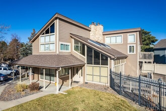 Peakview Pointe in Englewood, CO - Building Photo - Building Photo