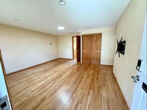 16817 NE 106th St in Redmond, WA - Building Photo - Building Photo