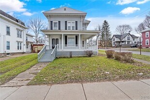 402 Oneida St in Fulton, NY - Building Photo