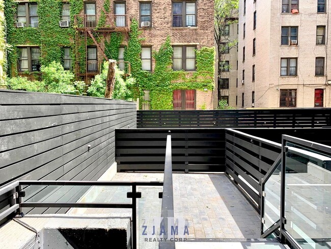 25 E 19th St in Brooklyn, NY - Building Photo - Building Photo