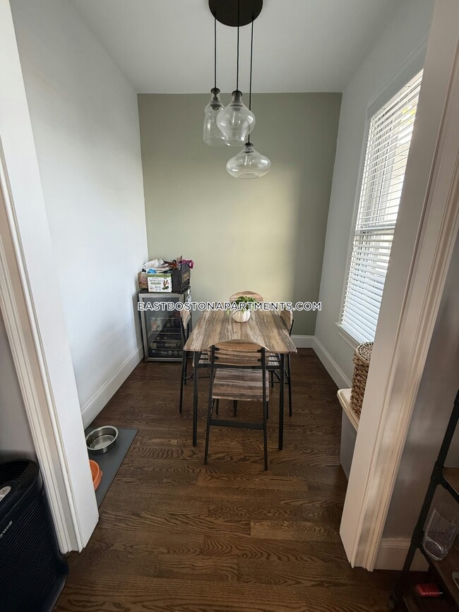 249 Lexington St, Unit 2 in Boston, MA - Building Photo - Building Photo