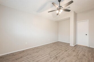 9247 Autumnsong Dr in Houston, TX - Building Photo - Building Photo