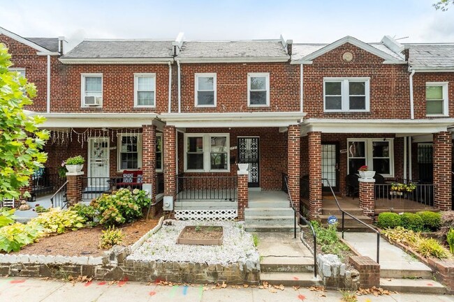 1723 Lang Pl NE in Washington, DC - Foto de edificio - Building Photo