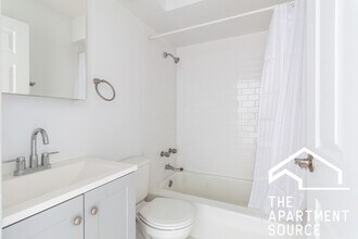 544 W Melrose St in Chicago, IL - Foto de edificio - Building Photo