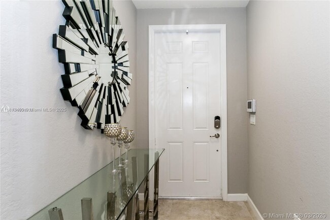 12160 Village Pl in Davie, FL - Building Photo - Building Photo