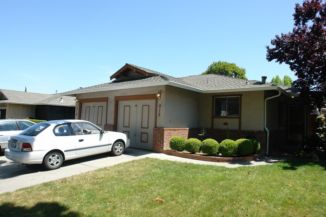 510-512 Northlake Dr in San Jose, CA - Building Photo - Building Photo