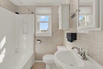 1332 Glen Moore Cir in Lancaster, PA - Building Photo - Building Photo