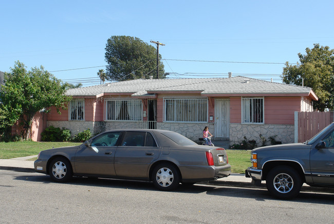 404 E Fir Ave in Oxnard, CA - Building Photo - Building Photo