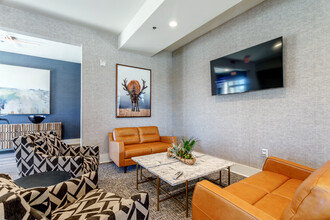 Crowne at Old Town North in Fort Collins, CO - Foto de edificio - Interior Photo