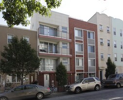 368 Manhattan Ave Apartments