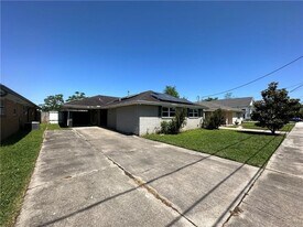2118 Mehle St in Arabi, LA - Building Photo