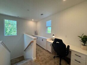3902 Firestar Way in Sacramento, CA - Building Photo - Building Photo