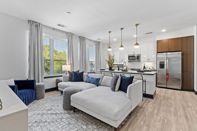 Axis Midtown in Atlanta, GA - Foto de edificio - Building Photo