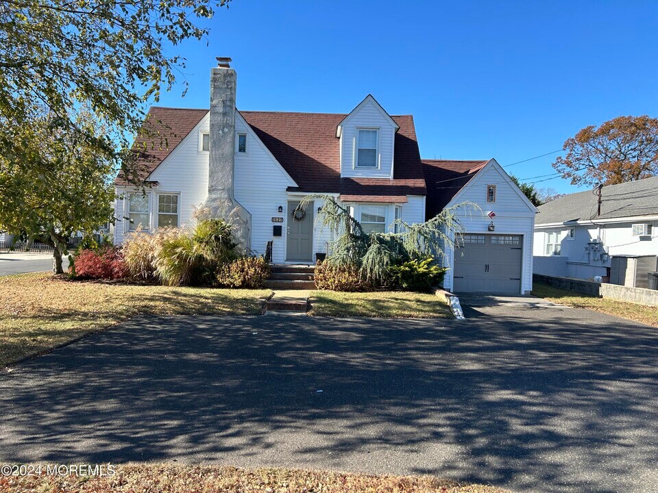 1527 Beaver Dam Rd in Point Pleasant, NJ - Building Photo