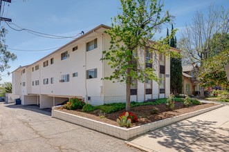 1127 Magnolia St in South Pasadena, CA - Building Photo - Building Photo