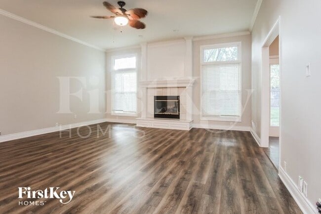 1514 Wrangler Way in Raymore, MO - Foto de edificio - Building Photo