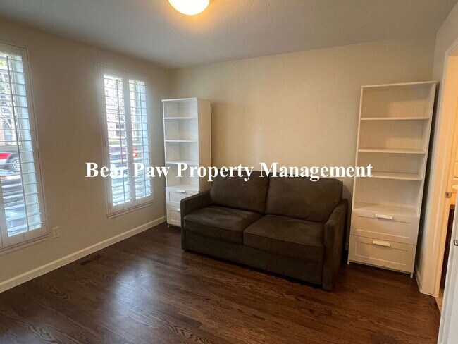 423 S Reed Ct in Lakewood, CO - Building Photo - Building Photo