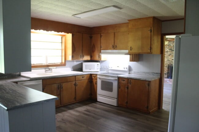 185 Luther Davis Rd in Lucedale, MS - Building Photo - Building Photo