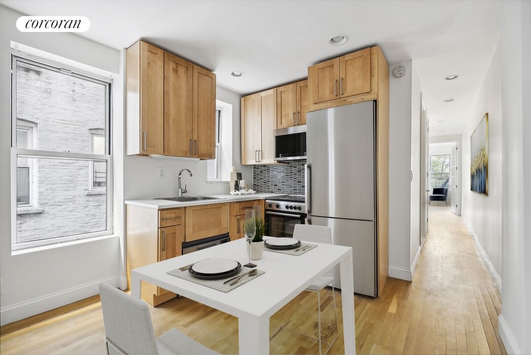 57 W 106th St in New York, NY - Building Photo