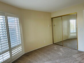 5712 Baltimore Dr in La Mesa, CA - Building Photo - Building Photo