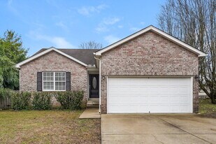 3240 Cain Harbor Dr in Nashville, TN - Building Photo