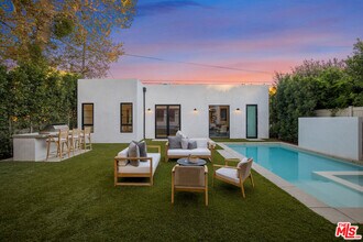 4256 Camellia Ave in Los Angeles, CA - Building Photo - Building Photo