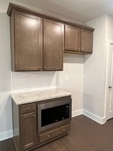 Room in Townhome on Waterfall Ct in Cumming, GA - Building Photo - Building Photo