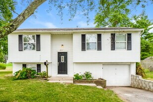 2557 Brunswick Dr in Grove City, OH - Building Photo