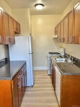 110 Stonelea Pl in New Rochelle, NY - Building Photo - Building Photo