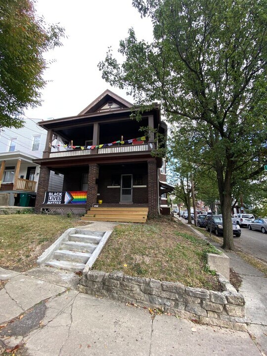 2342 Ravine St in Cincinnati, OH - Building Photo