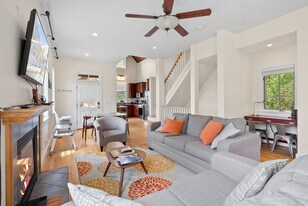 95 Breakaway Trail S, Unit SI ID1023342P in Mars Hill, NC - Building Photo