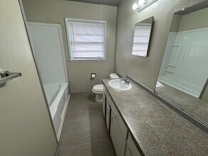 2751 N Vassar Ave in Wichita, KS - Building Photo - Building Photo