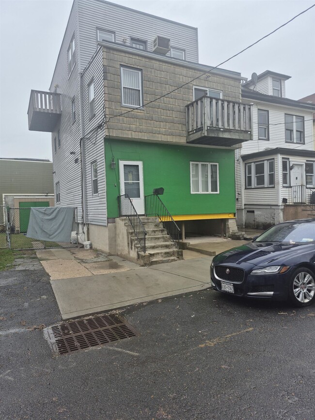 property at 22 Wegman Ct