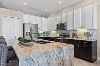 14321 Manchester Dr in Naples, FL - Building Photo - Building Photo