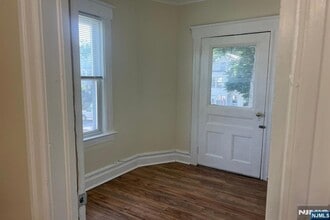 19 Spring St in Bloomfield, NJ - Foto de edificio - Building Photo