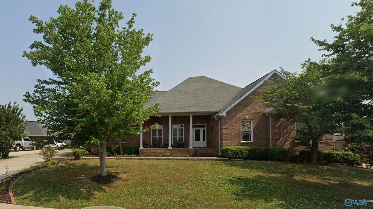 26105 Apple Orchard Ln in Athens, AL - Building Photo