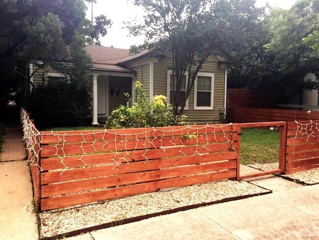 314 W 37th St in Austin, TX - Building Photo - Building Photo