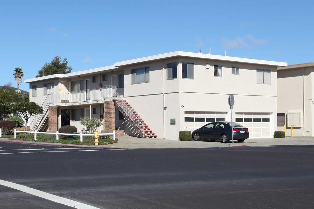 90 Arroyo Dr in South San Francisco, CA - Building Photo