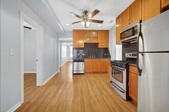 2257 W Fullerton Ave in Chicago, IL - Building Photo - Building Photo