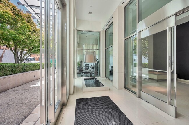 219 Brannan St in San Francisco, CA - Building Photo - Building Photo