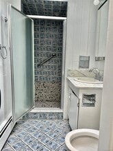 258 Steamboat Rd in Kings Point, NY - Building Photo - Building Photo