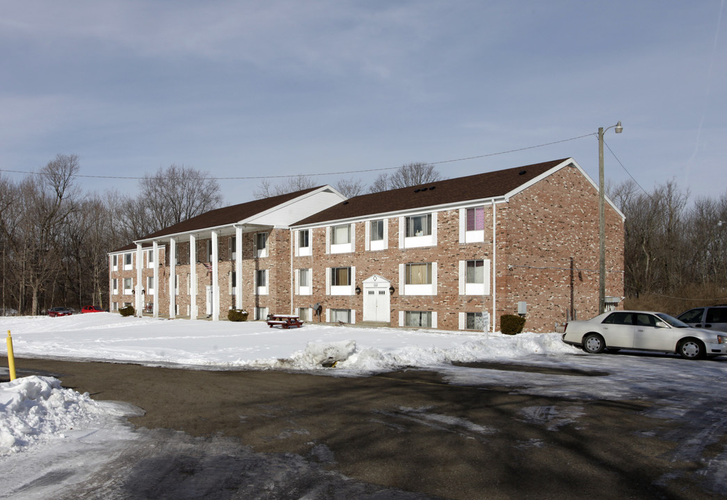 4225 Middlebranch Ave NE in Canton, OH - Foto de edificio