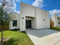 5715 Gillian Dr in Laredo, TX - Foto de edificio - Building Photo