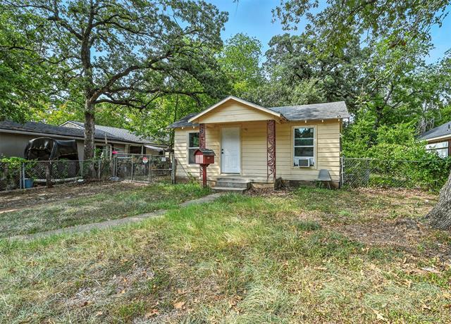 3909 Galvez Ave in Fort Worth, TX - Foto de edificio - Building Photo