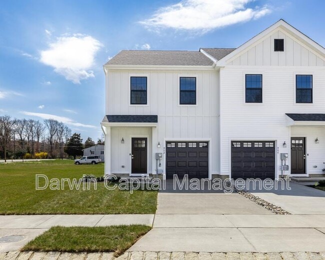 property at 920 Woodview Ct